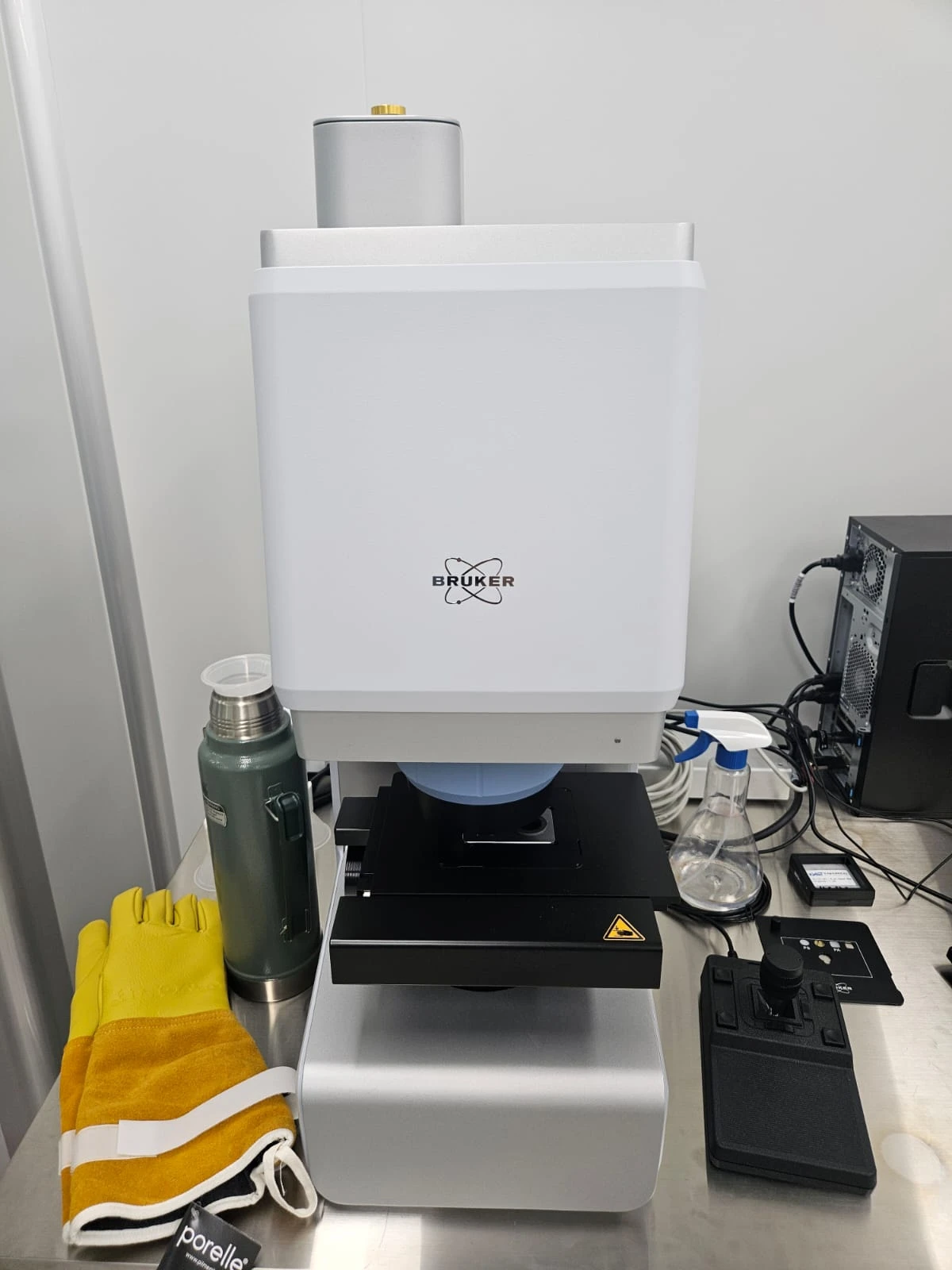 Bruker LUMOS II FTIR microscope